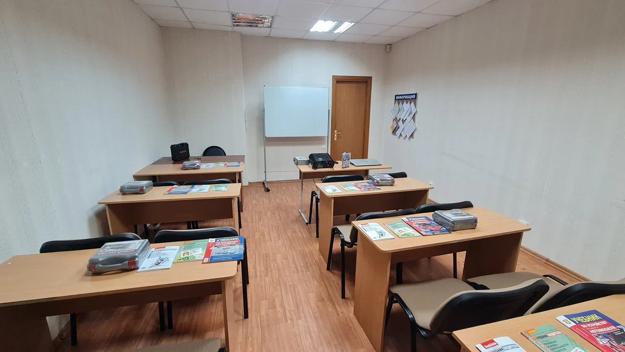 Офис автошколы в Гатчине Вектор Автошкола в Гатчине Вектор